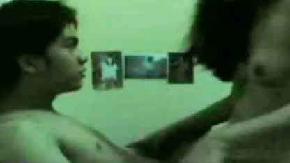 Flaco saltando sobre las extremidades esperando el orgasmo peliculas porno en audio latino