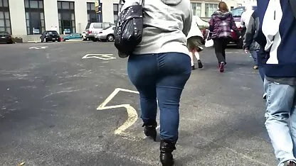 Una chica Asiática videos porno en audio latino con curvas torcido duro en dos arco