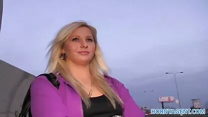 Gloria explotó videos xxx audio latino a través del agujero en la pared