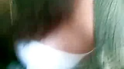 Chica caliente tomando la polla en las mejillas y videos porno en castellano latino dándole a la mierda
