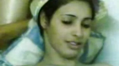 Ella enseñó una buena lección sexo gay audio latino a su vagina