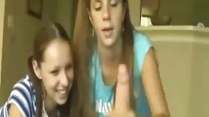 Jóvenes lesbianas jugar con consolador español latino xxx negro