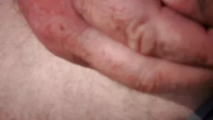 La chica ver videos porno en audio latino besó a su amigo