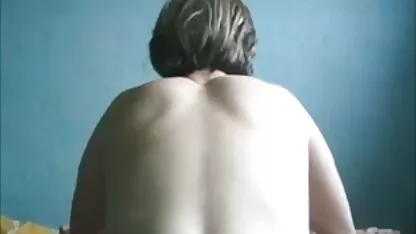 Rusia está a punto de atornillar a una chica bonita en el ver porno en audio latino culo