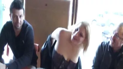 Sexo dos hentai en latino afeitado vagina con pie Polla