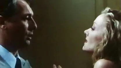 Perra sexo gratis español latino en Botas y medias le encanta pollas duras.
