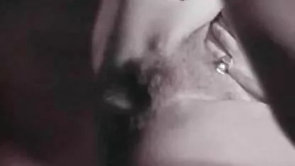 Chica se masturba peliculas xxx en español latino gratis en la noche en la piscina