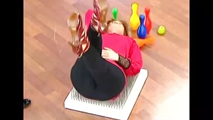 Flaco chica rusa va a tener sexo hentay en español latino en el techo de la Casa